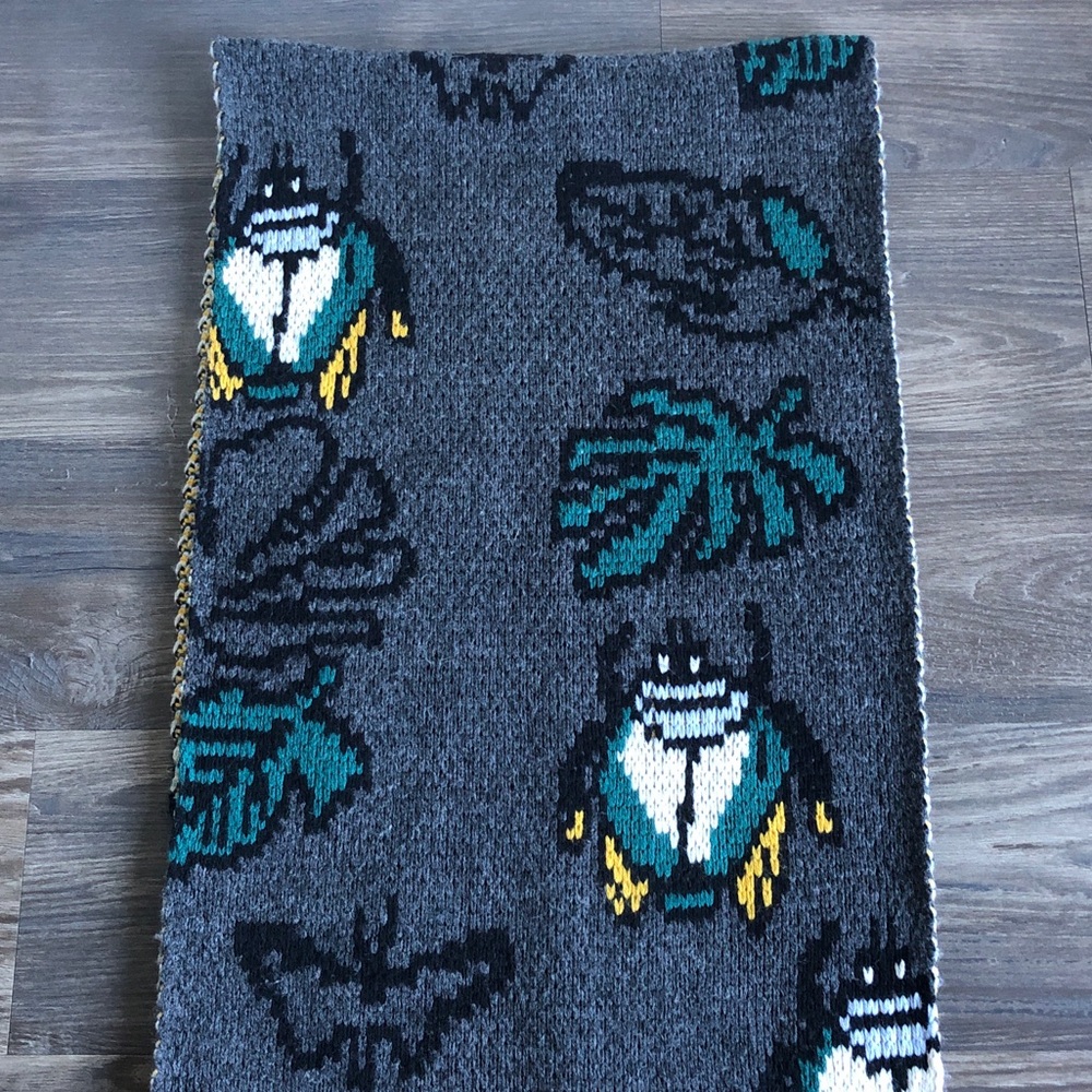 Demylee x J Crew Toucan Print Wool Scarf - Picture 4 of 14
